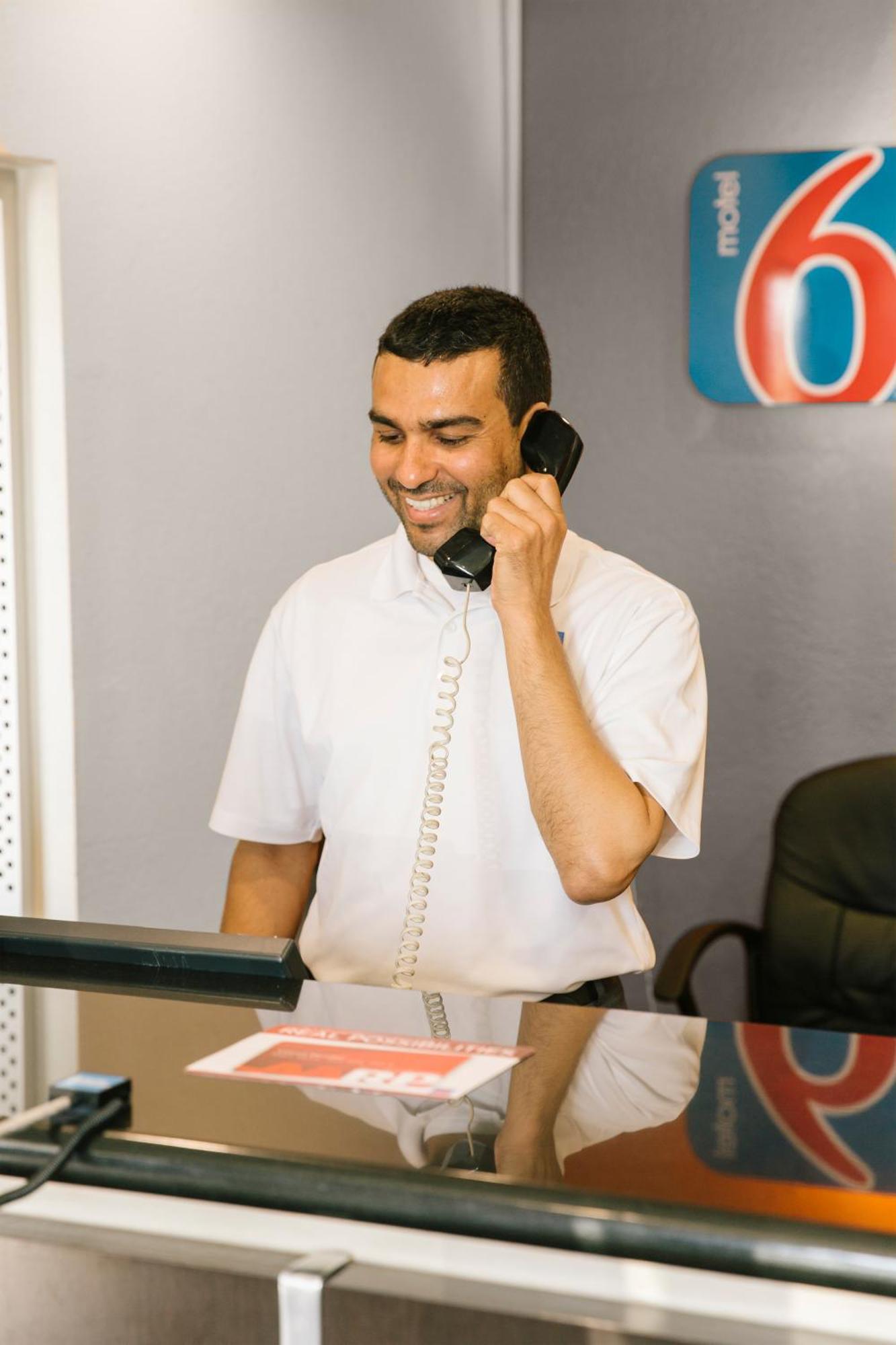 Motel 6 Portland, In Экстерьер фото